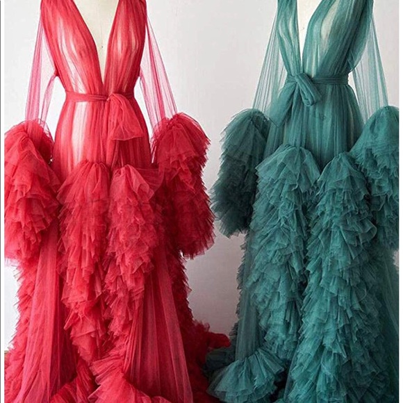 Tulle Red Robe - Picture 2 of 3